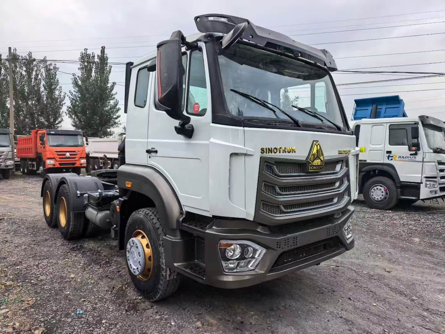 Traktor SINOTRUK HOWO